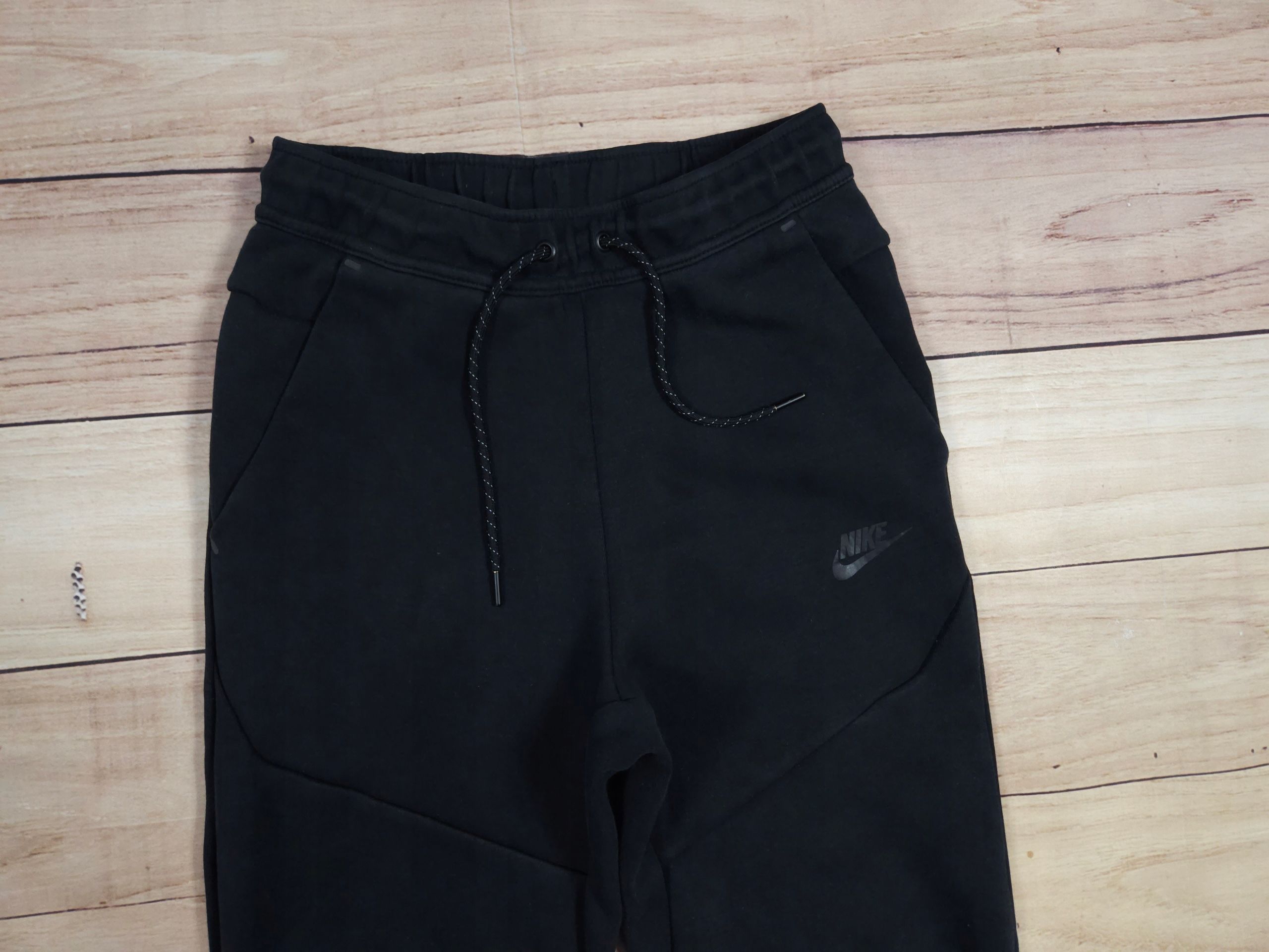 NIKE Tech Fleece Spodnie Dresowe Czarne Męskie r. XS
