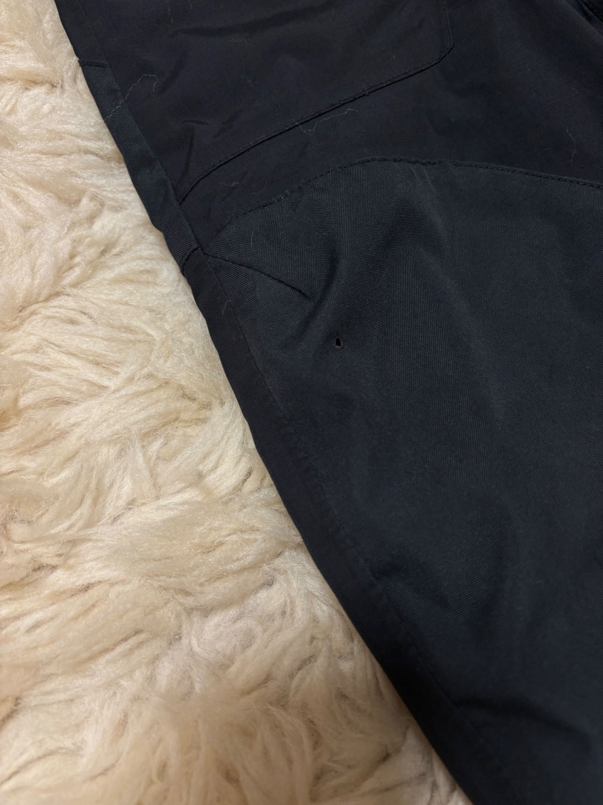 H&M Czarne ocieplane spodnie zimowe narciarskie szelki karczek r 116