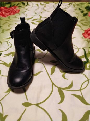 Фірмові,демісезонні сапожки,черевички для дівчики 29 р-Primark