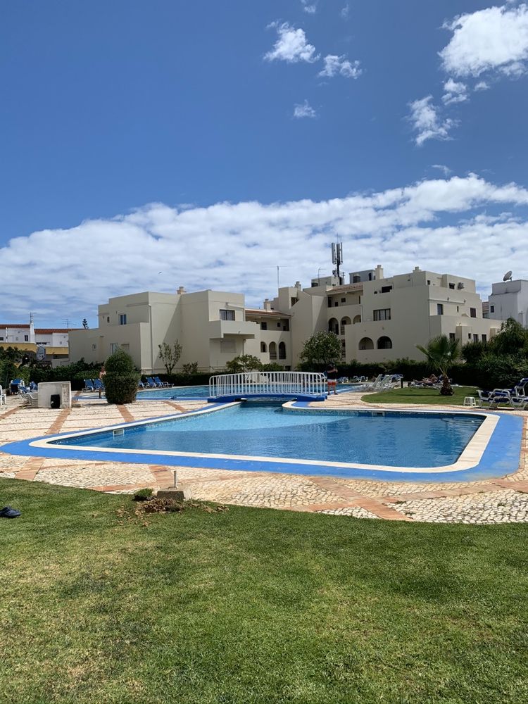 Albufeira T1 Oura  /com piscina disponível junho e  julho