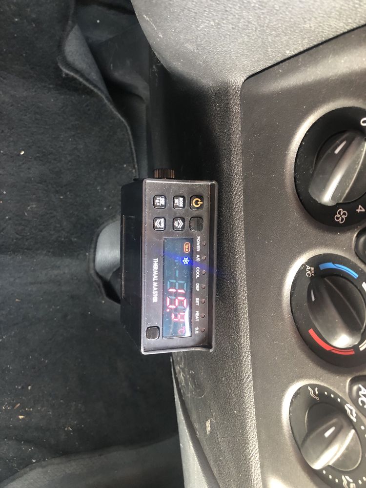 Ford Transit com contentor frio