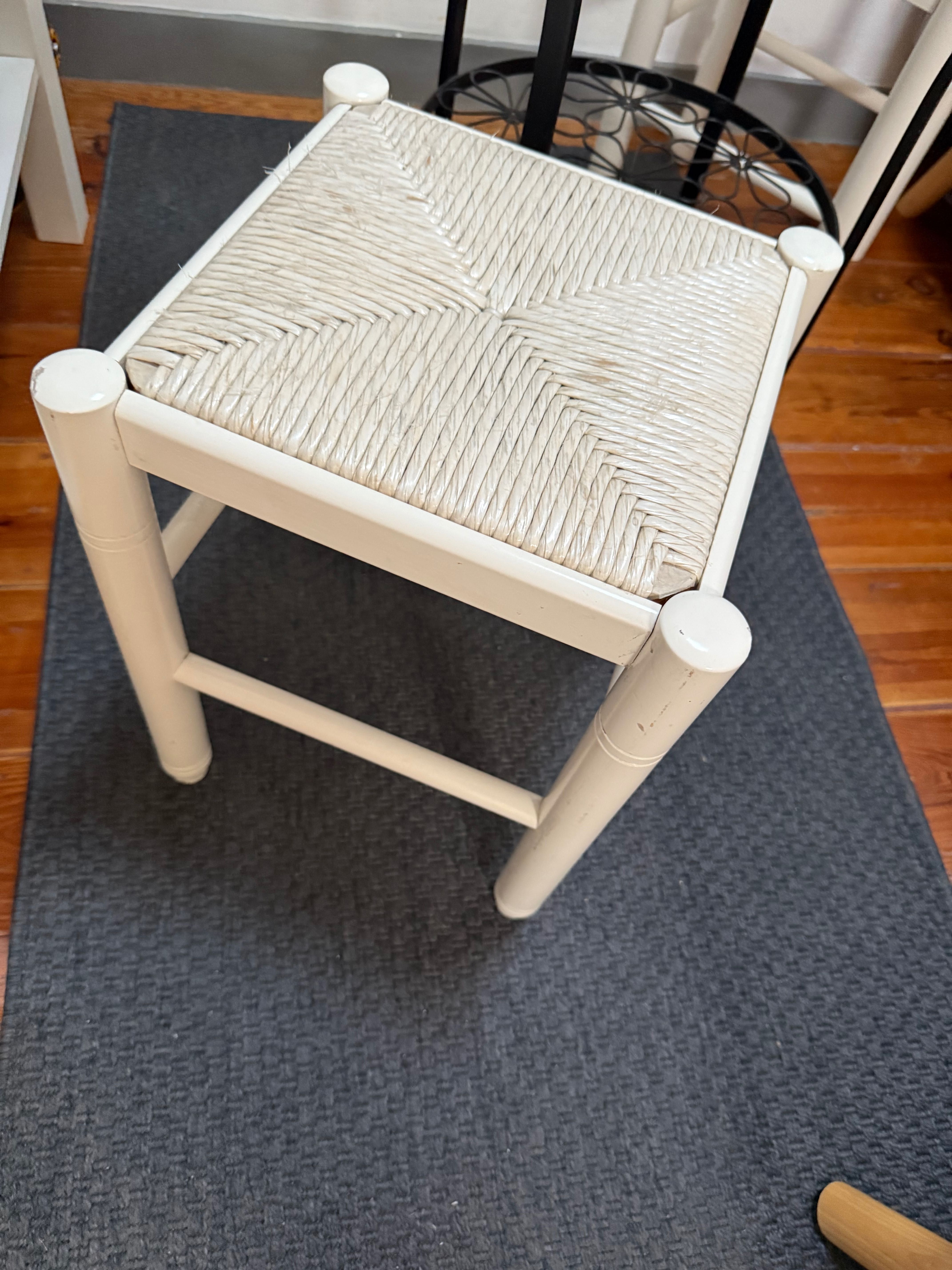 Mesa redonda 48cm x 61 cm