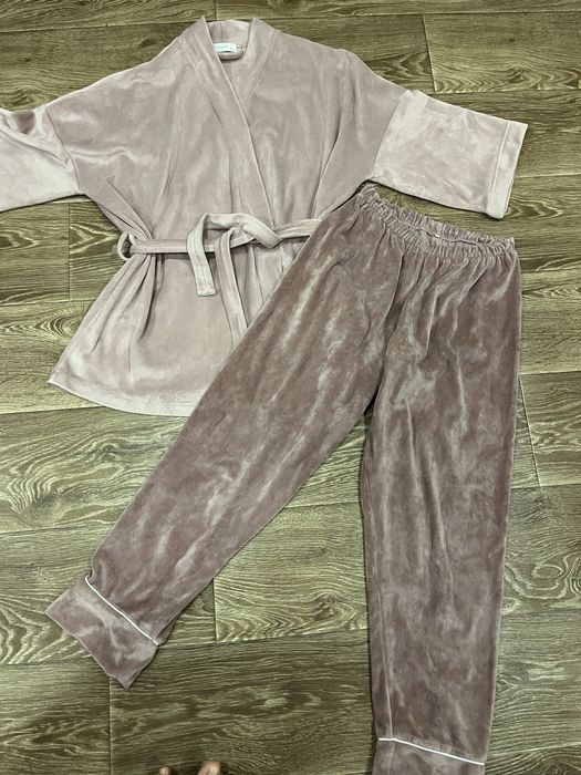 Домашний велюровый комплект(халатик,штанишки)