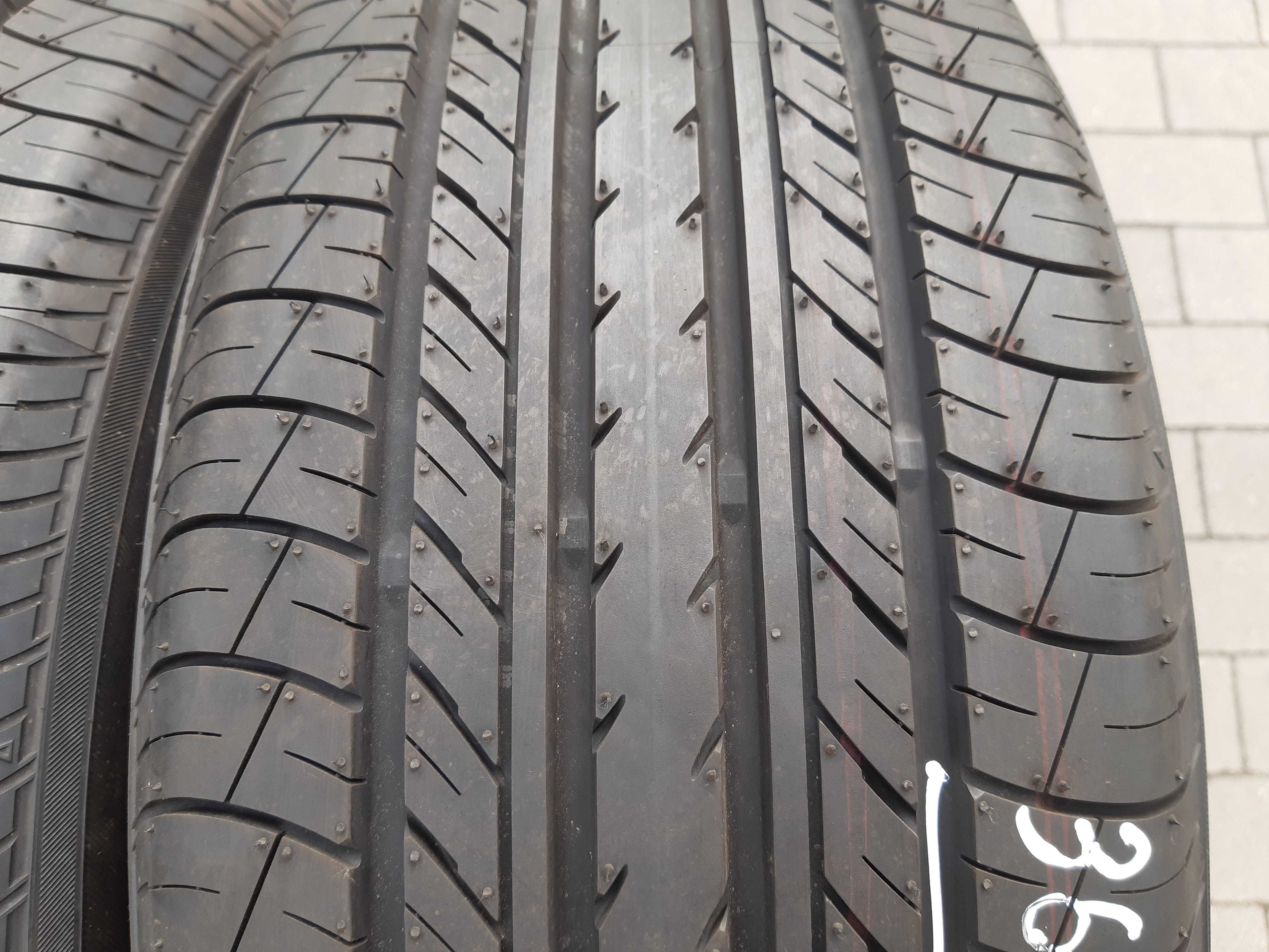 4x Opony 225 55 R 18 Yokohama BluEarth E70 4szt NOWE