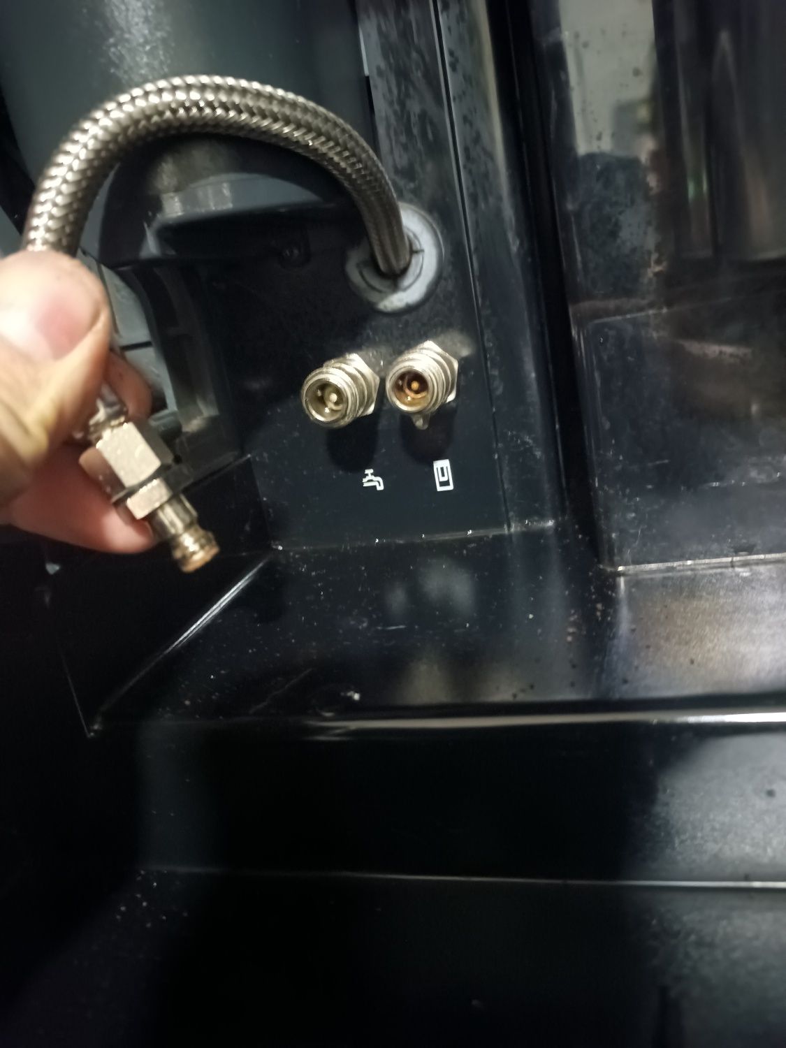 Ekspres do kawy miele z podpieciem do kranu