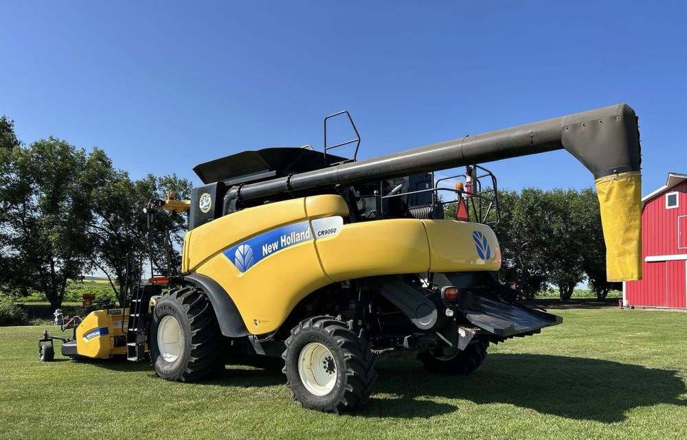 New holland CR9060