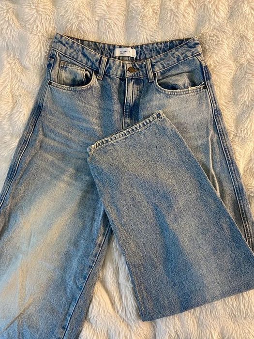 Jeansowe spodnie boyfriend Reserved