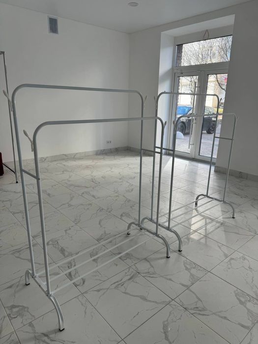 Стійка для одягу. Ідеальний стан. Є ще інші стійки внаявності.