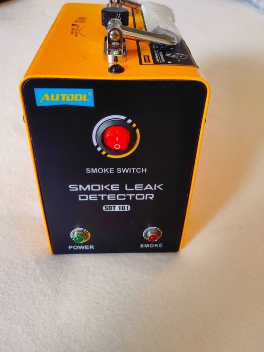 Dymiarka do samochodu, tester szczelności. Płyn w opcji.