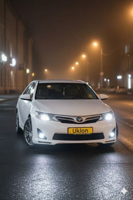 Аренда Toyota Camry Hybrid c брендом uklon