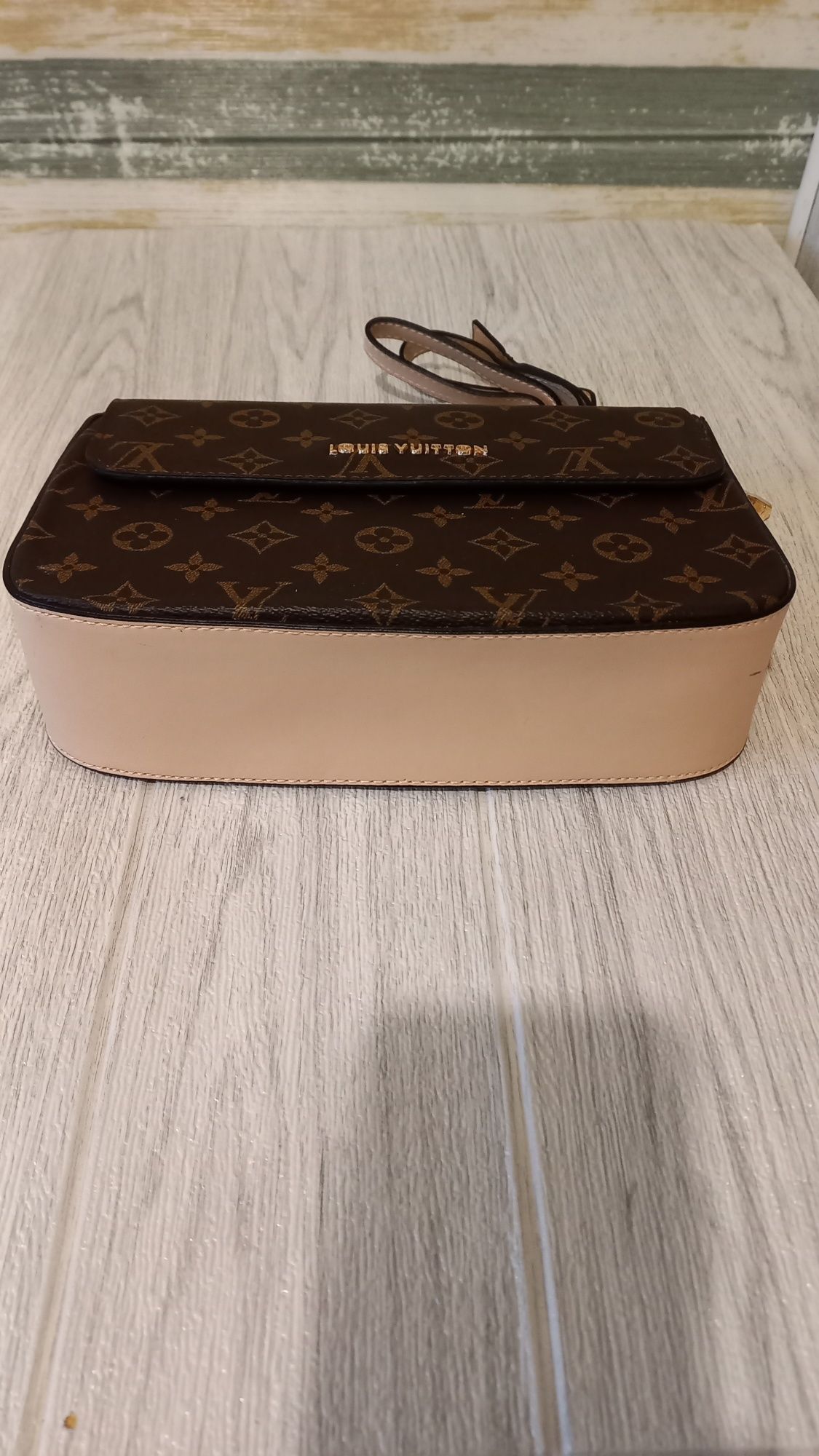 Сумка-клатч louis Vuitton