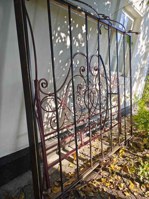 Продам металеві каркаси одно і двоспального ліжка.