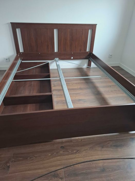 Łóżko brązowe 160x200