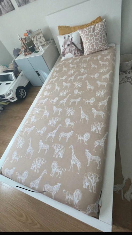 Cama solteiro como nova