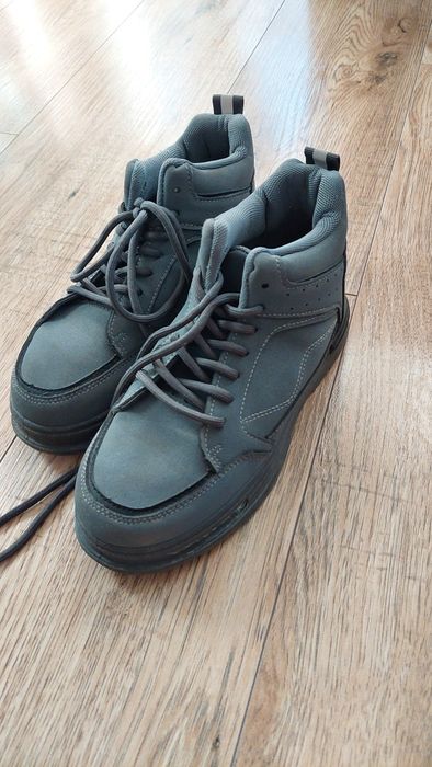 Buty rozmiar 36 I 35 Reserved