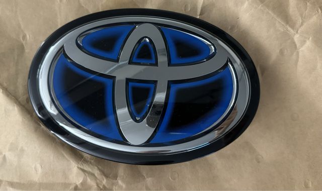 Емблема Toyota Rav4 Hybrid