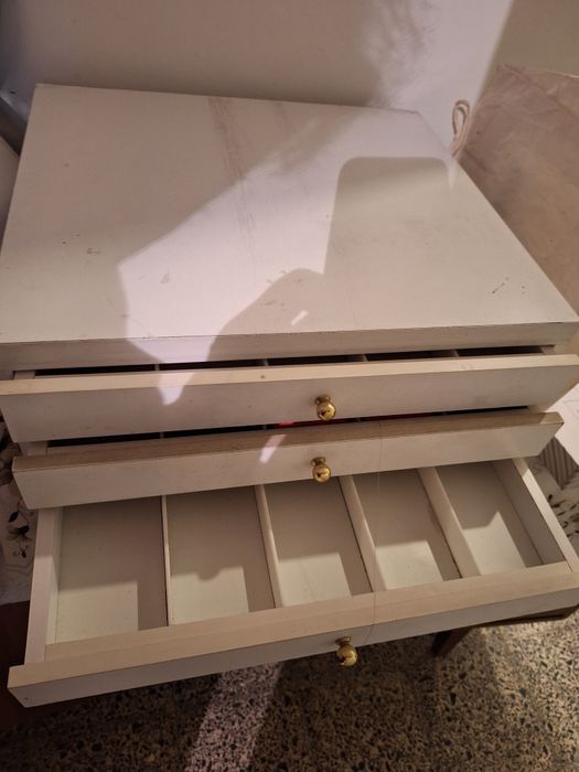 Brinquedos de Criança e linhas de bordar