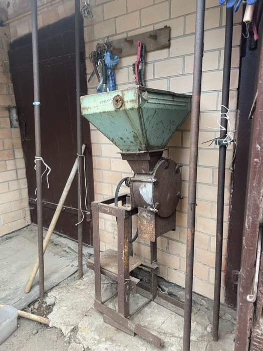 Продам млин для зерна