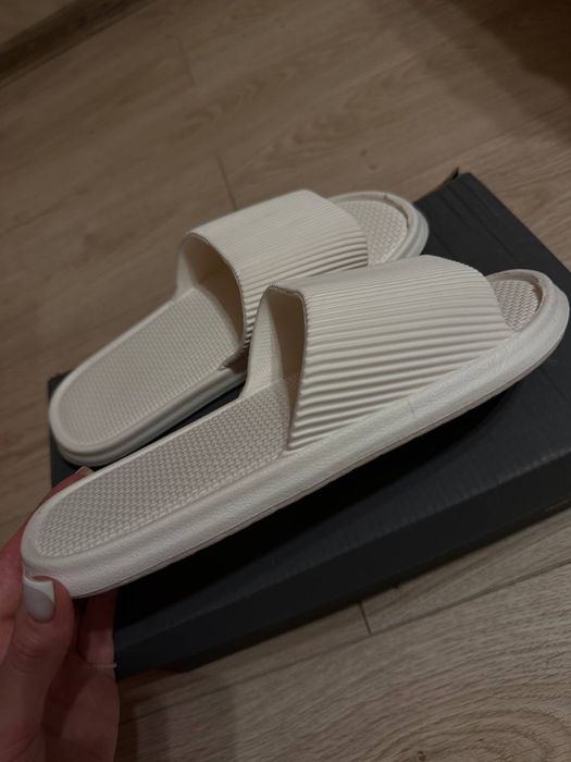 Ультрам’які тапочки “Cloud Slides”