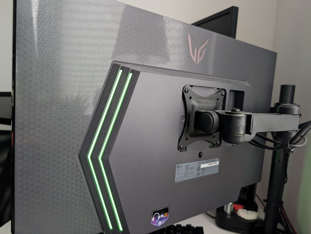 Monitor LG 27 4K 144hz IPS 27GR93U