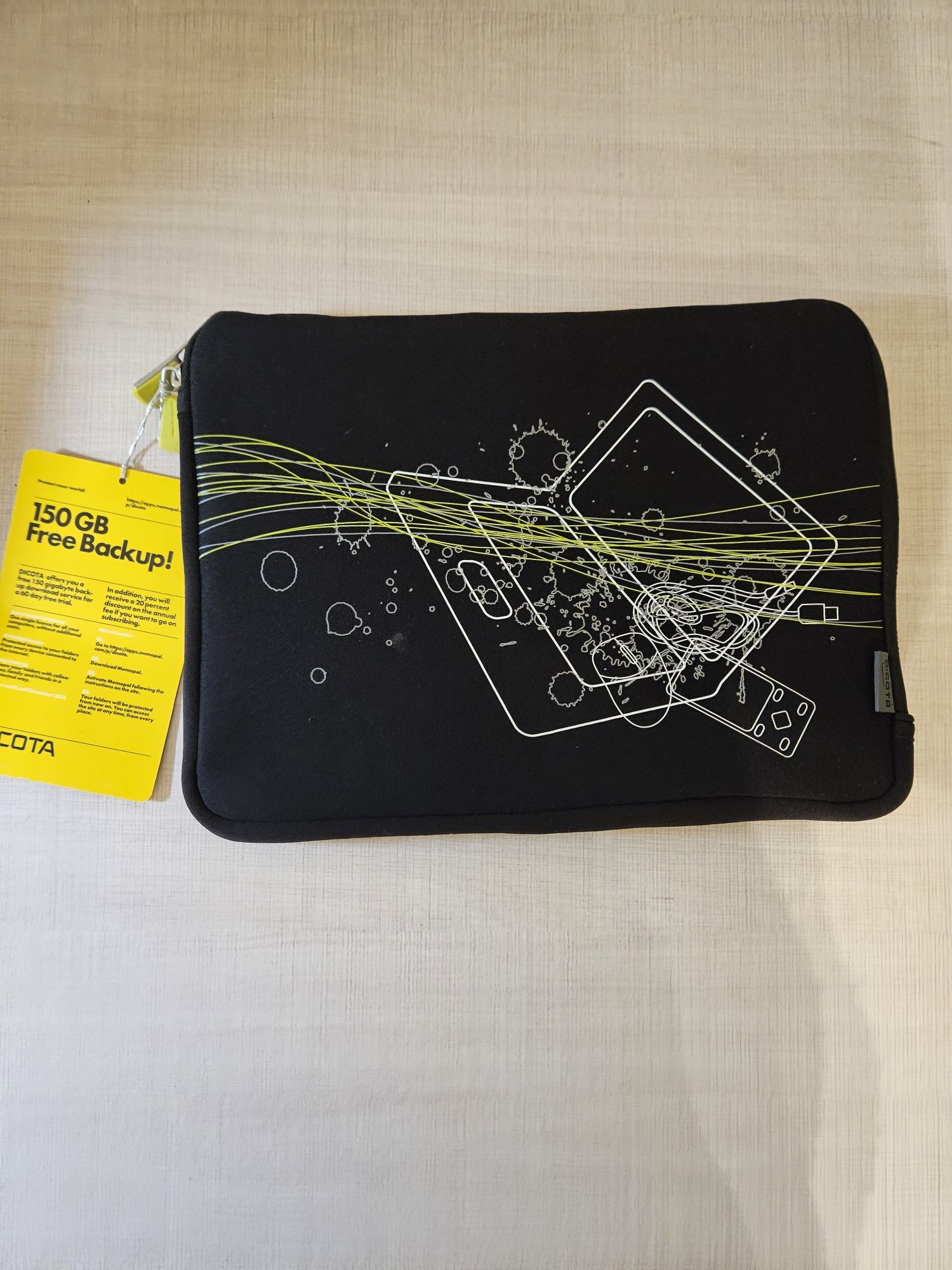 Сумка та мишка для ноутбука неопренова Dicota Subnotebook 7"-10.2"