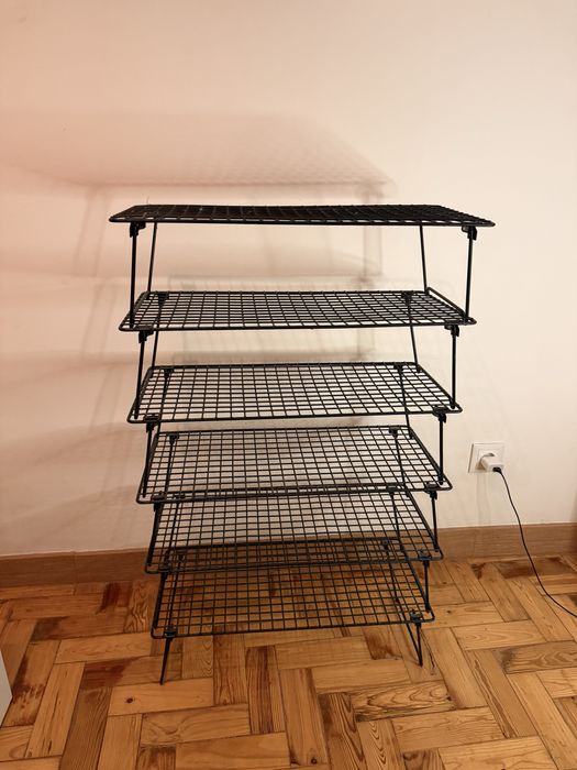 Prateleiras metálicas para sapatos