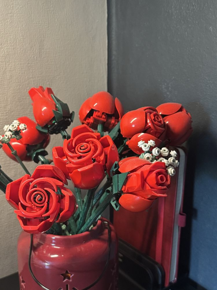 LEGO Botanicals Букет троянд