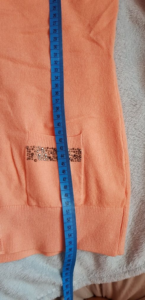 Sweter z dekoltem V