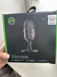 Мікрофон Razer Seiren mini