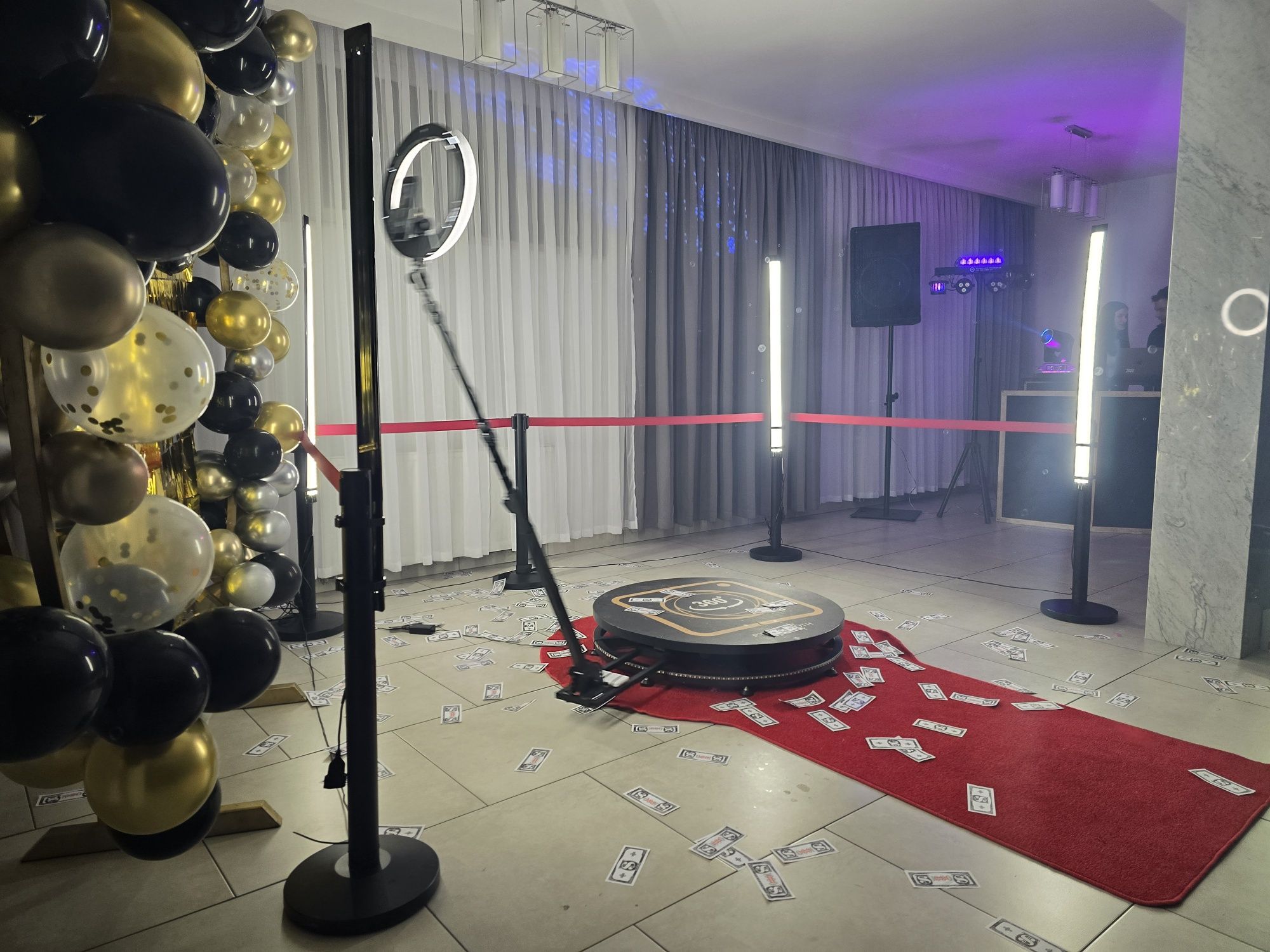 FotoBudka 360° do wynajecia na każdą okoliczność z akcesoriami