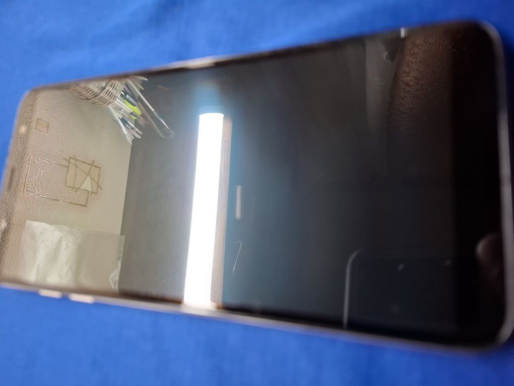 Продам Samsung A6+ GOLD