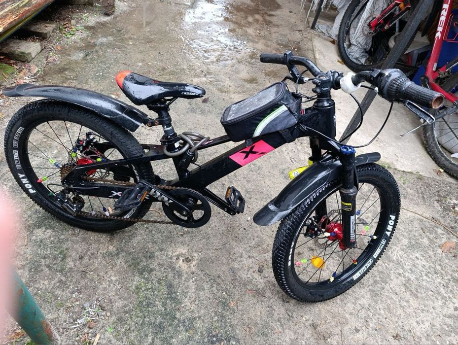 Дитячий велосипед у гарному стані