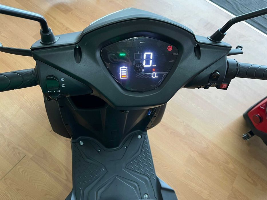 Scooter eletrica de mobilidade 4 Rodas - Mev. 4Q