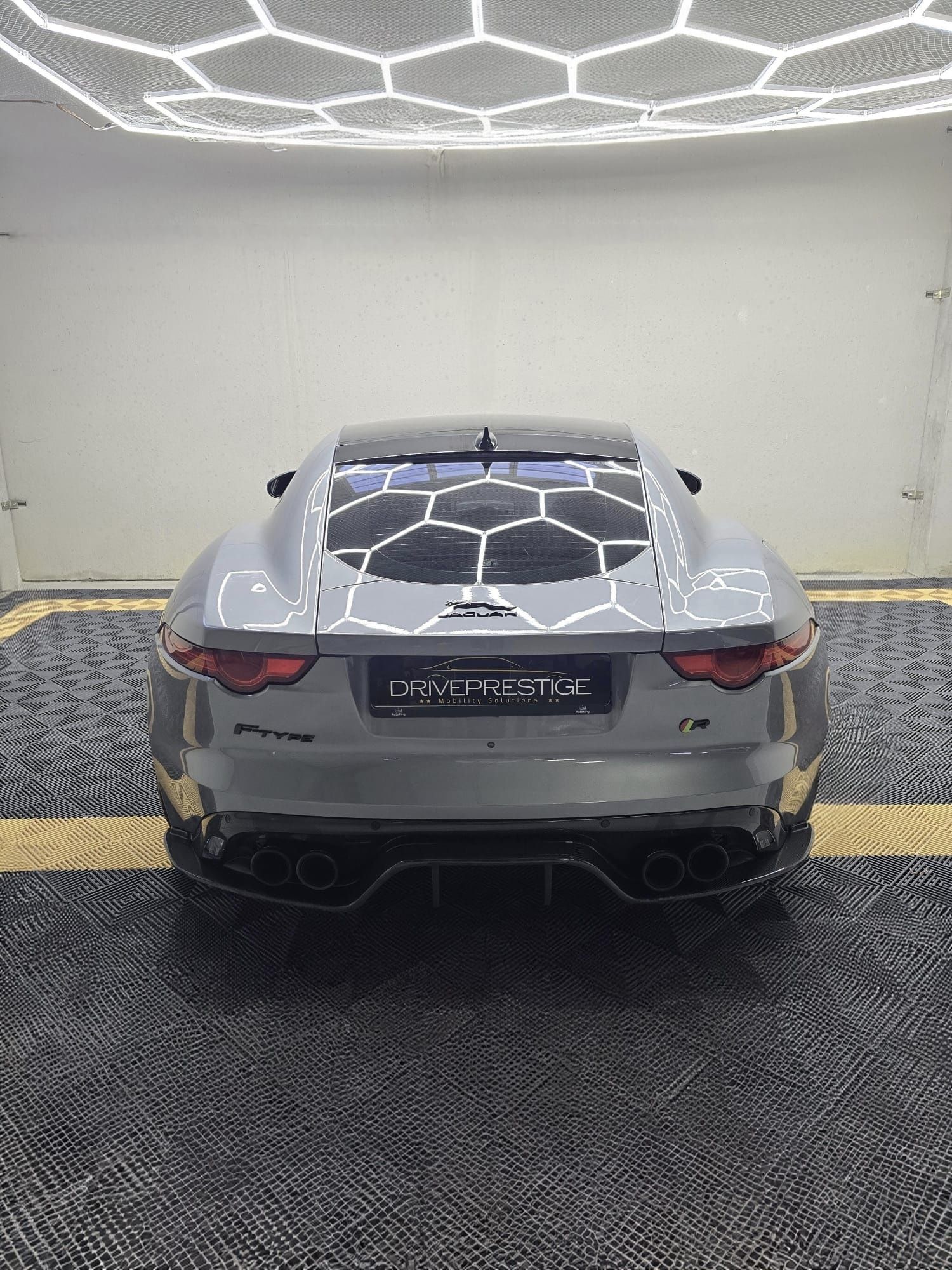 Jaguar F-Type R 600cv