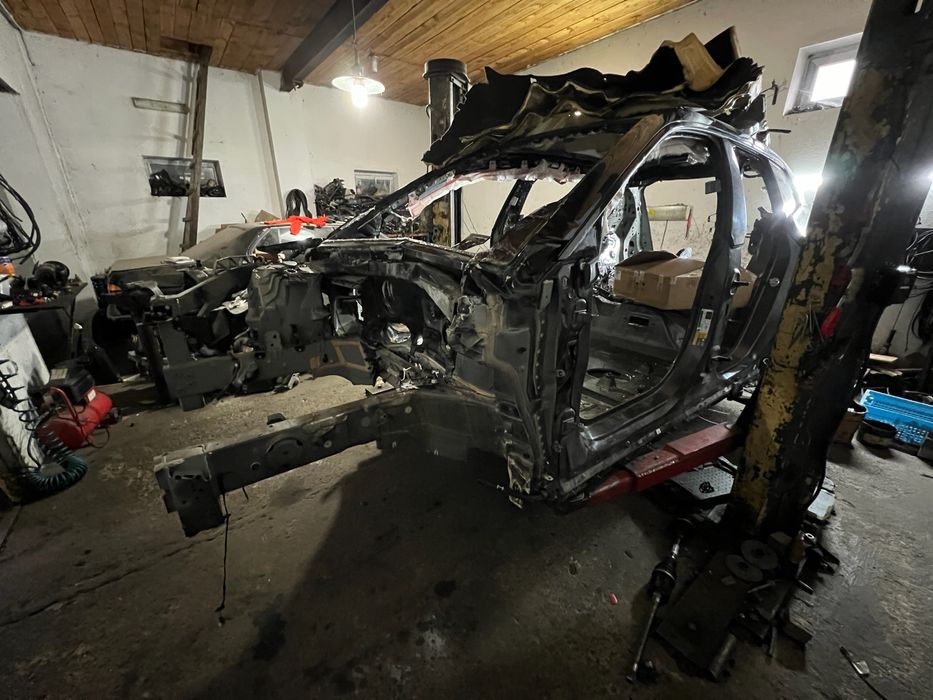 Карбон BMW IX Пройом поріг накладка четверть ландерон БМВ ІХ