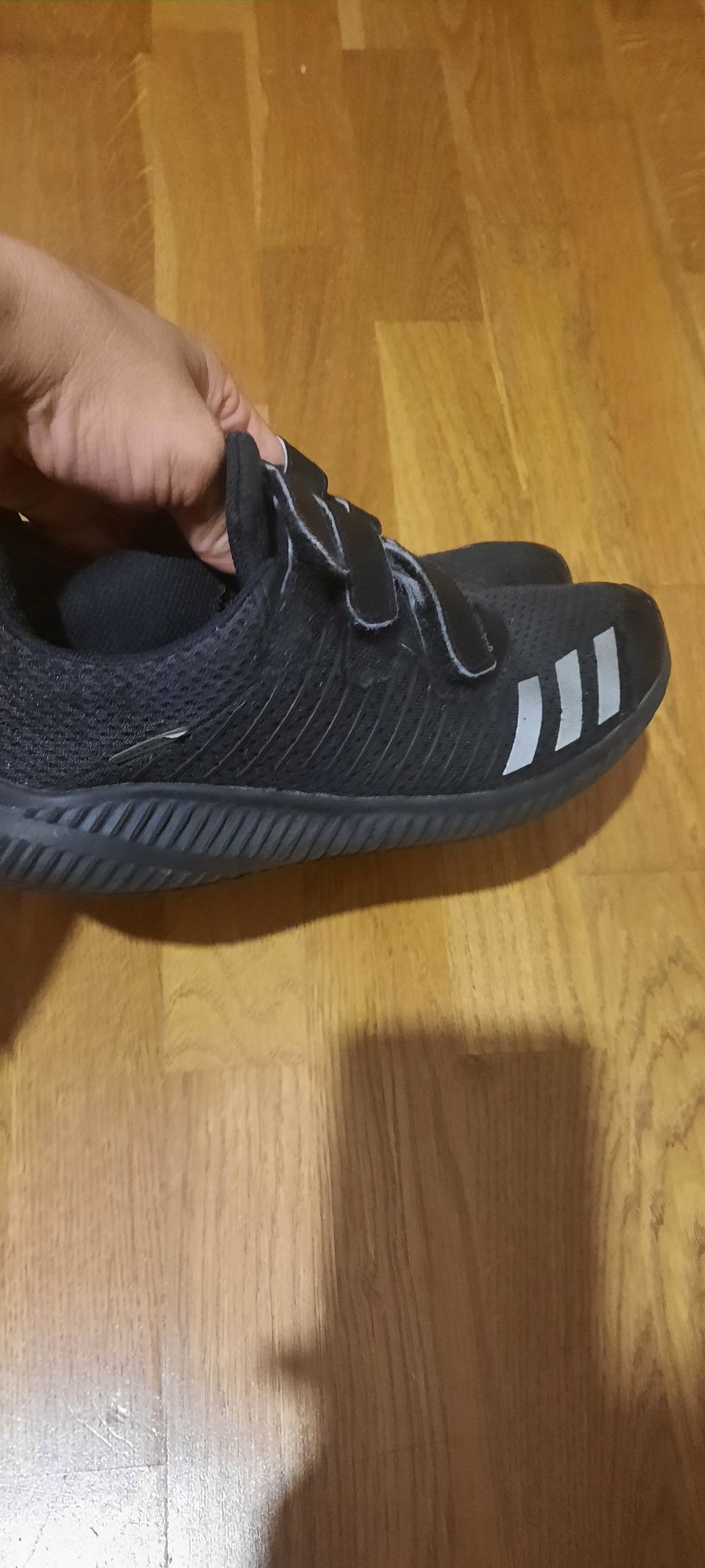 Кросівки  adidas оригінал 34 р.