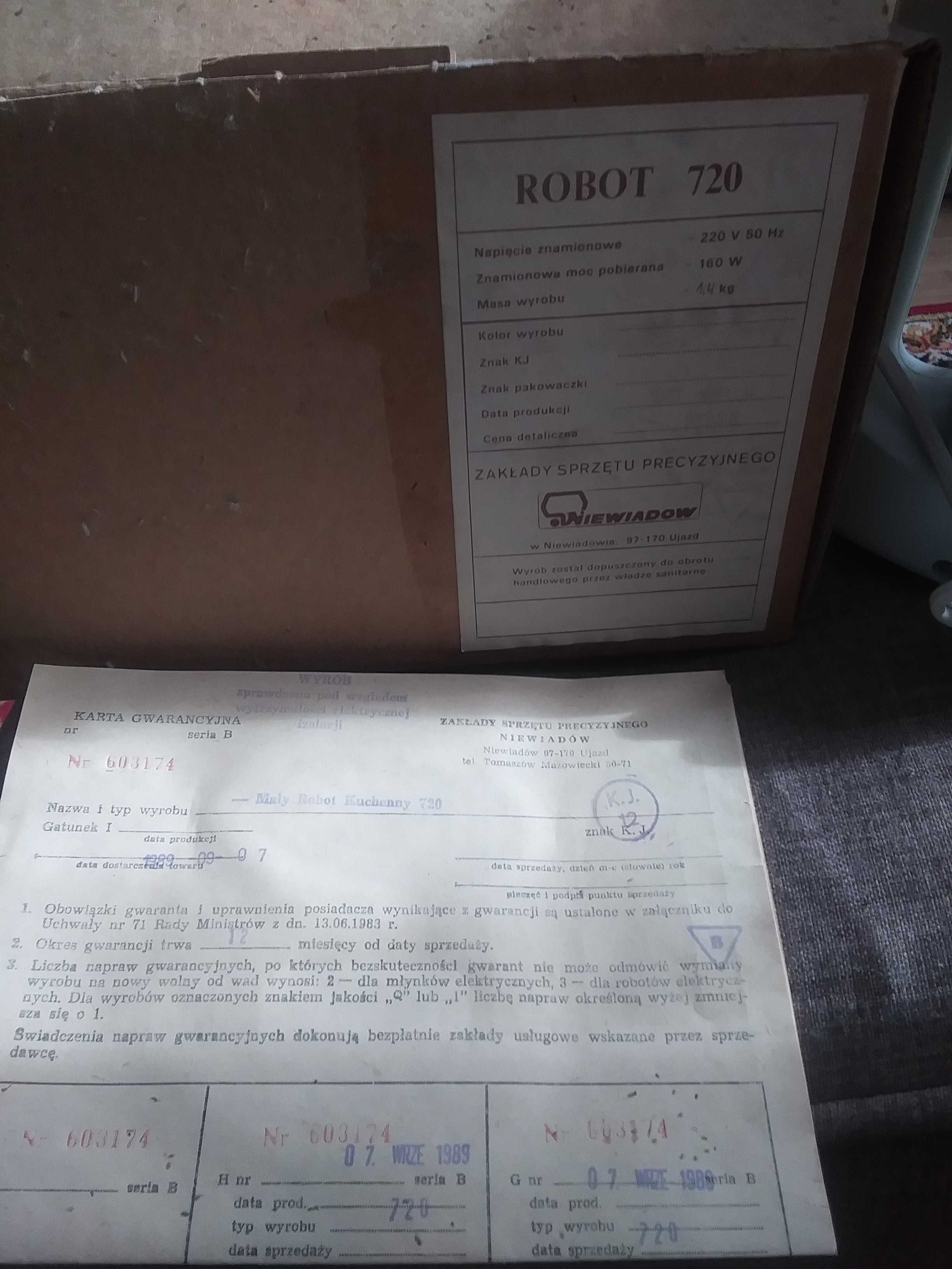 Nowy robot Predom 720 z roku 1989