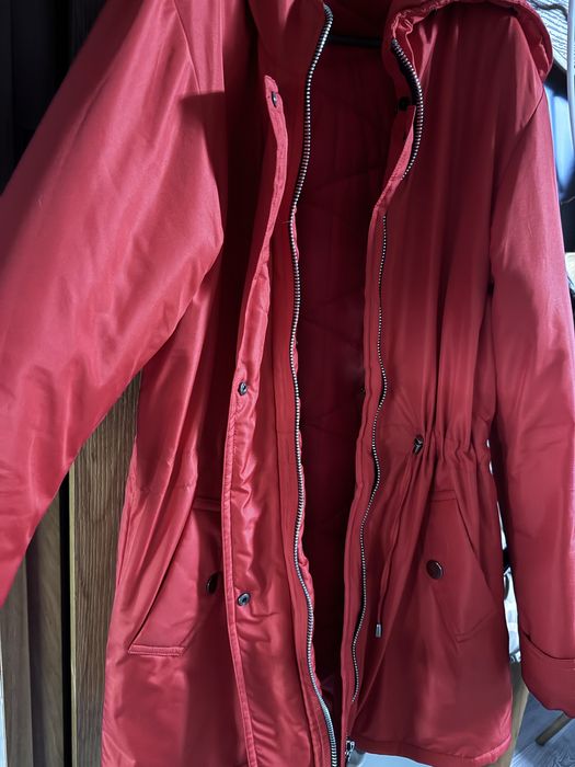 Парка женская красная натвр мех