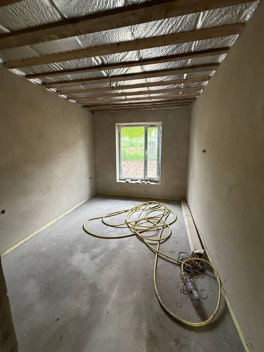 Продається новий будинок біля лісу