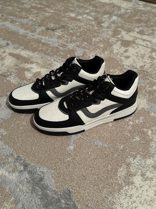 Чоловічі кросівки