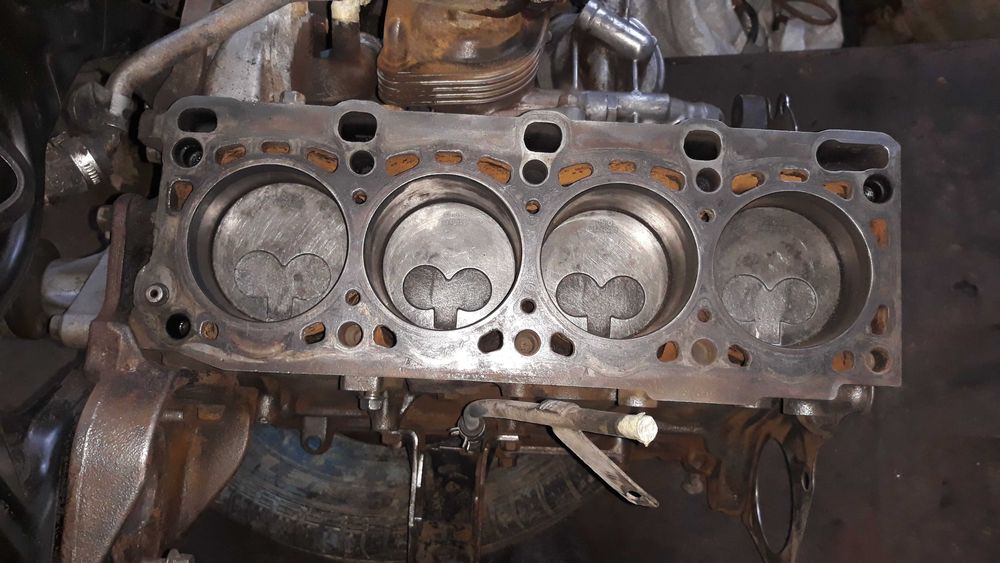 Продам блок циліндрів мазда е2200 2.2d