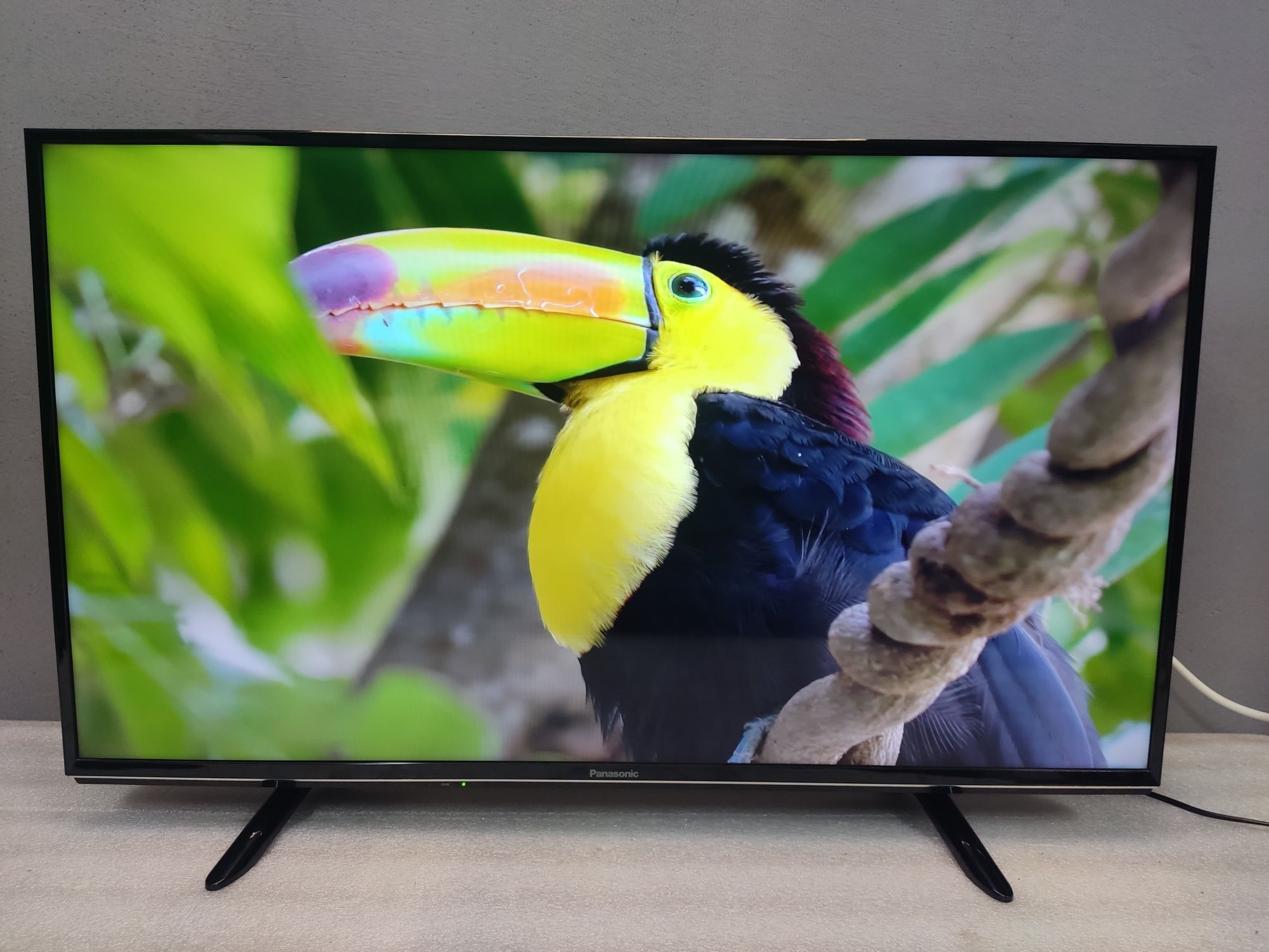 PANASONIC TX-40ESW504 Full HD 400 Гц Smart TV Wi-Fi T2/S2 тюнер !!!