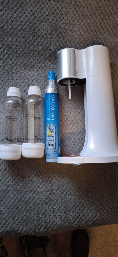 Saturator sodastream z butlami