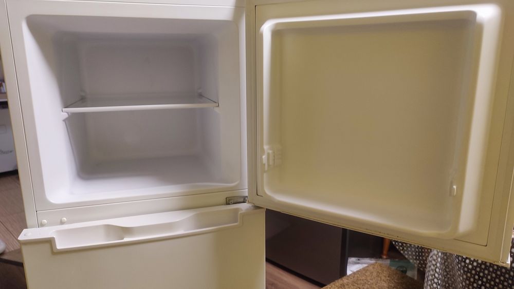 Холодильник Elenberg MRF-146O, бв, для 1 людини