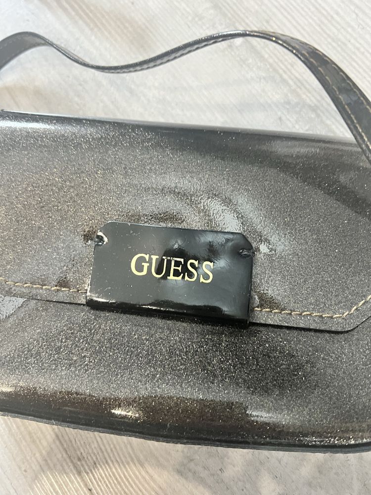 Torebka przez ramie Guess