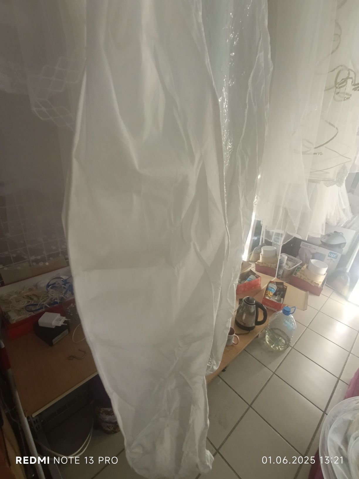 Чехлы для одежи, суконь,  пальто,шубпродам  дешево чехли для весільних