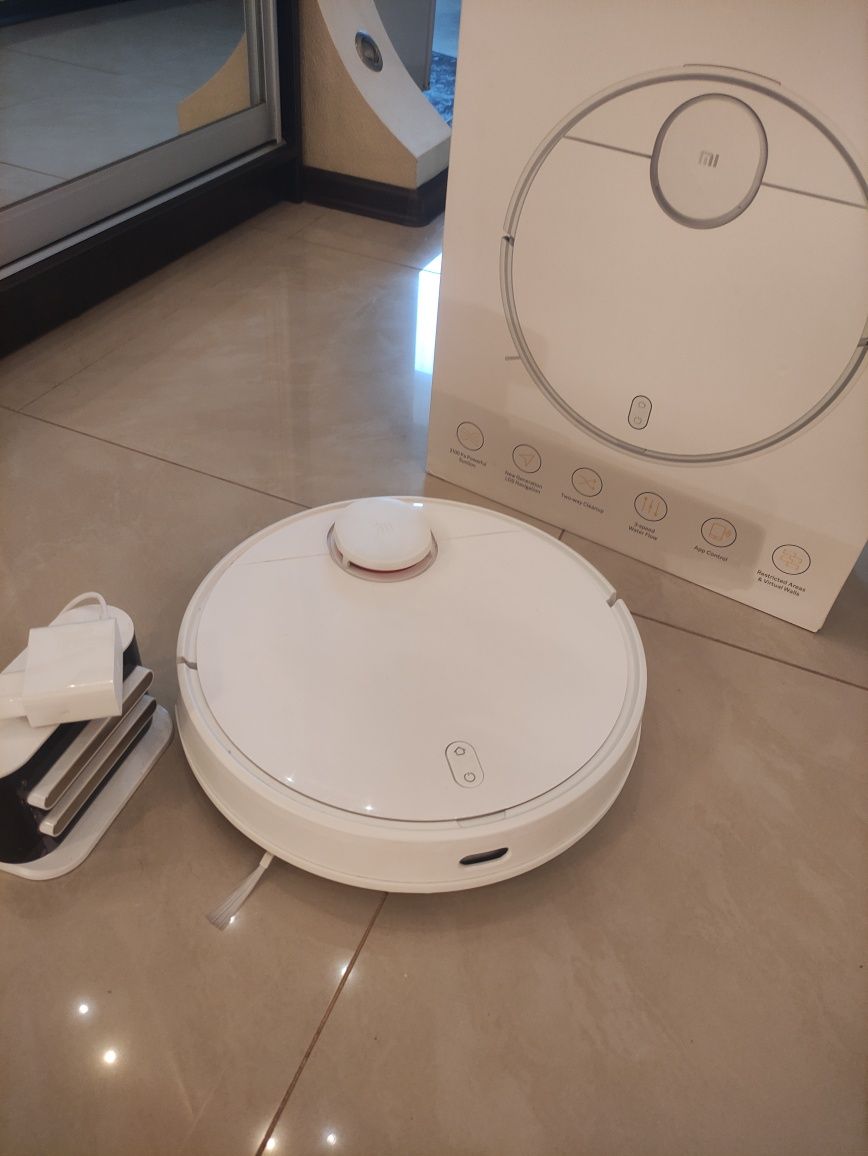Робот пилосос Xiaomi Mi Robot Vacuum STYJ02YM