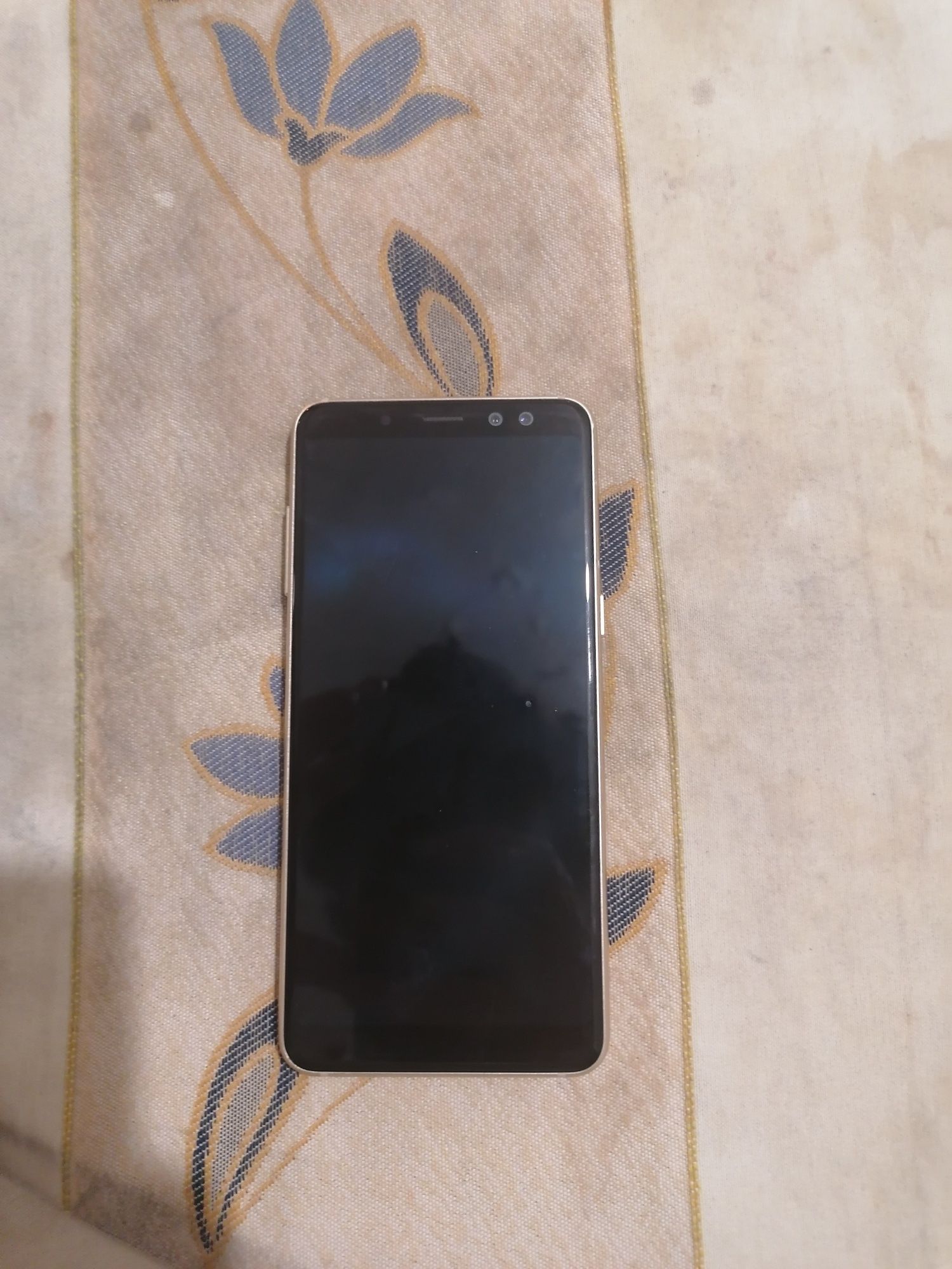 Samsung A8 32GB 4 RAM