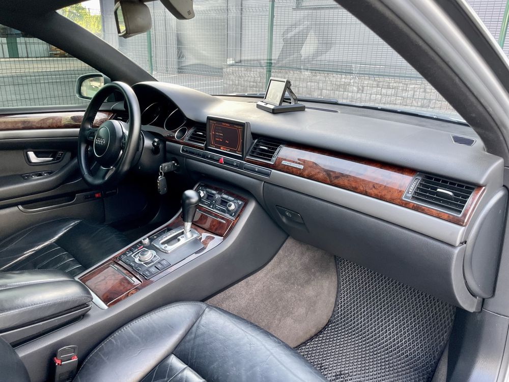 Audi A8 3.0 дизель Quattro