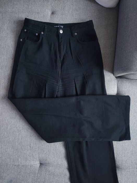 Czarne spodnie wide leg Sinsay